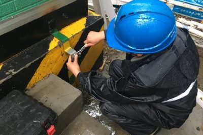 制作箱變接地線，保障設(shè)備增容及時(shí)送電
