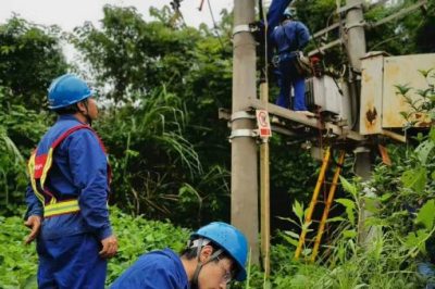 漢中供電公司排查轄區(qū)內(nèi)的變電站、輸電線路、供電設(shè)施