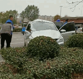 砰！供電職工聽到巨響趕緊爬下電桿飛奔…