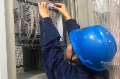 渭南供電公司對所屬通信設(shè)備進行實物ID貼標