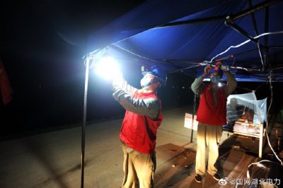 防汛保電，照亮12公里防汛河堤