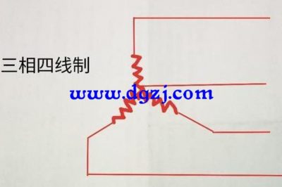 為什么電線桿有四根高壓線？
