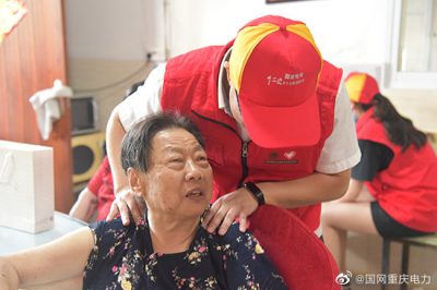 “紅馬甲”走進敬老院，傾聽老人心聲