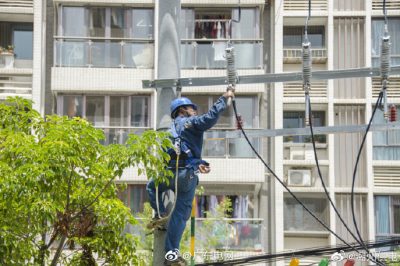 全面整改殘舊老化低壓線路17.59公里，增加用電容量5150千伏安