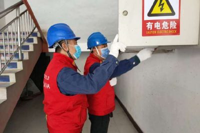 對轄區(qū)“煤改電”用戶電力線路、設(shè)備、表計等進行排查消缺