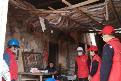 開展“關(guān)愛老人，為家居線路保安全”為主題的愛心志愿活動(dòng)