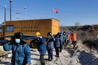 對(duì)鉆孔上方10千伏線路進(jìn)行切改，敷設(shè)300米電纜