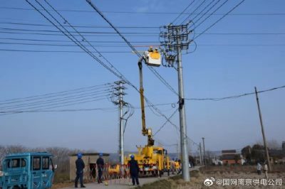 開展雄州變，龍池變，程橋變和長城變開展帶電安裝護套工作