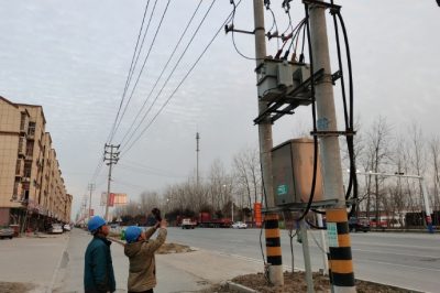 對配電變壓器、柱上開關(guān)等線路設(shè)備進行特巡、測溫